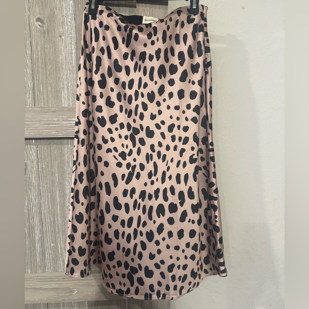 Women’s medium midi skirt never worn